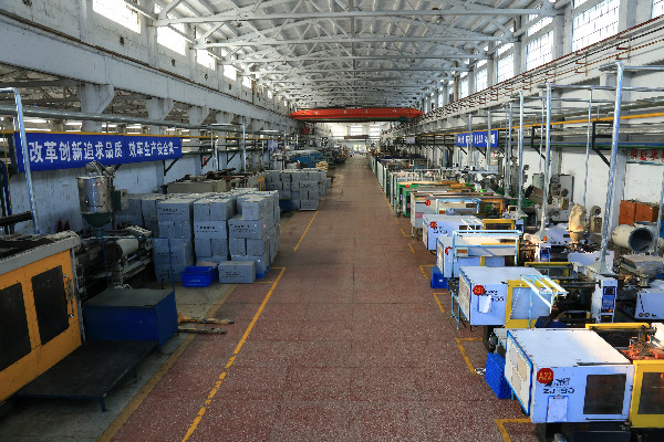 注塑厂家那么多,为什么他们都选择了新乡hjc黄金城？