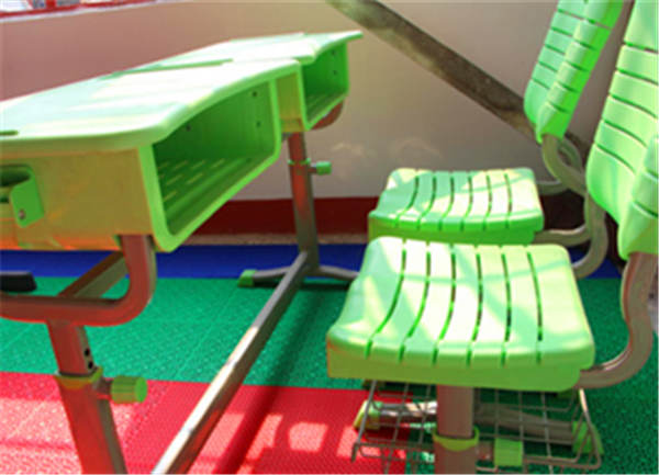 优质的塑胶课桌椅必须具备这些特性
