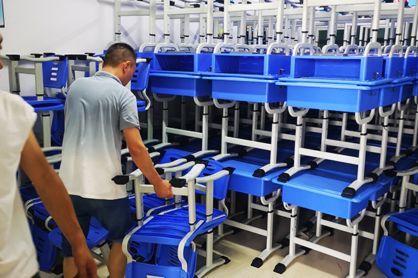 喜报：热烈庆祝hjc黄金城江苏客户课桌椅安装完毕