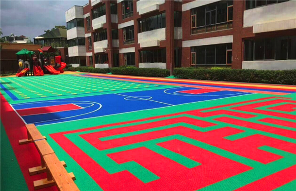 ?幼儿园为什么要选择hjc黄金城塑胶悬浮地板？