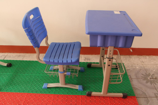 和孩子一起长高的塑料课桌椅及课桌椅价格多少钱