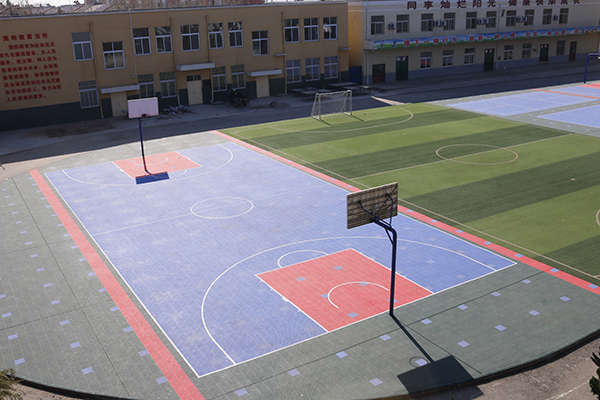 悬浮拼装地板为什么适合在室外使用？