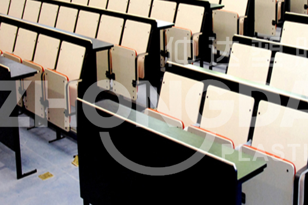 什么样的阶梯课桌椅比较好？